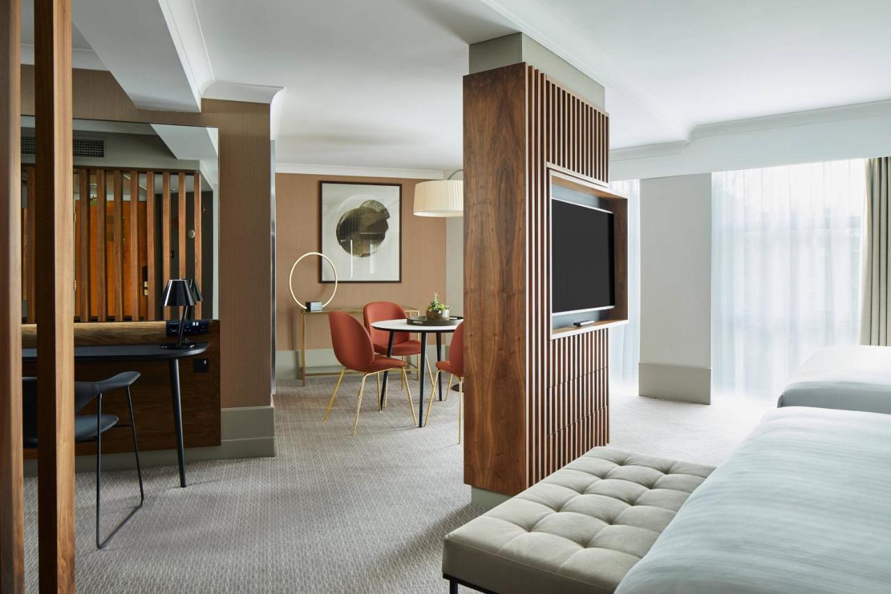 Suite Executive Lounge Access
