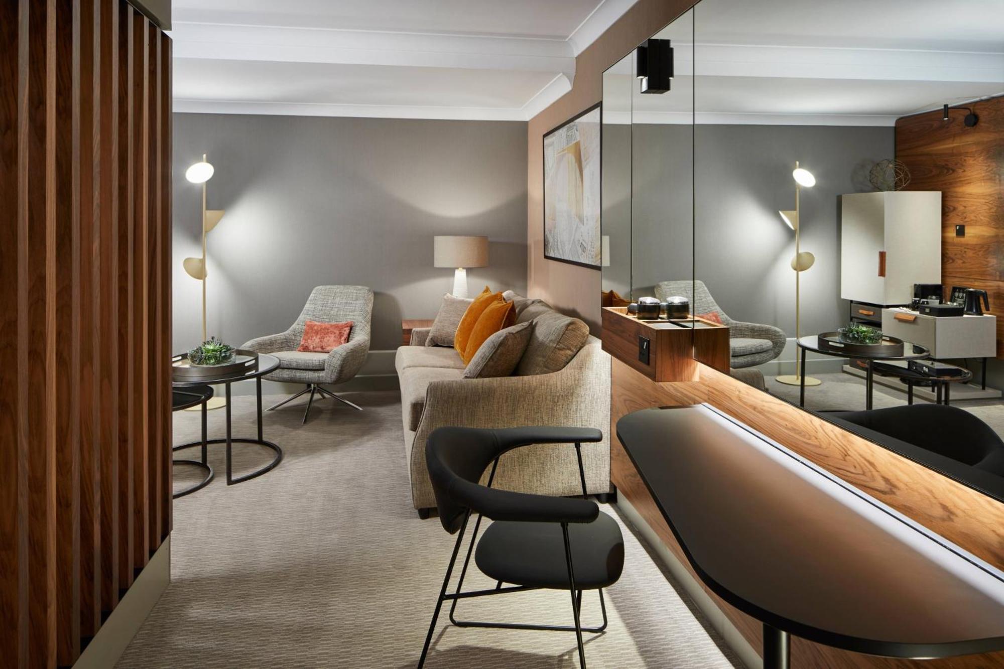 Suite Executive Lounge Access
